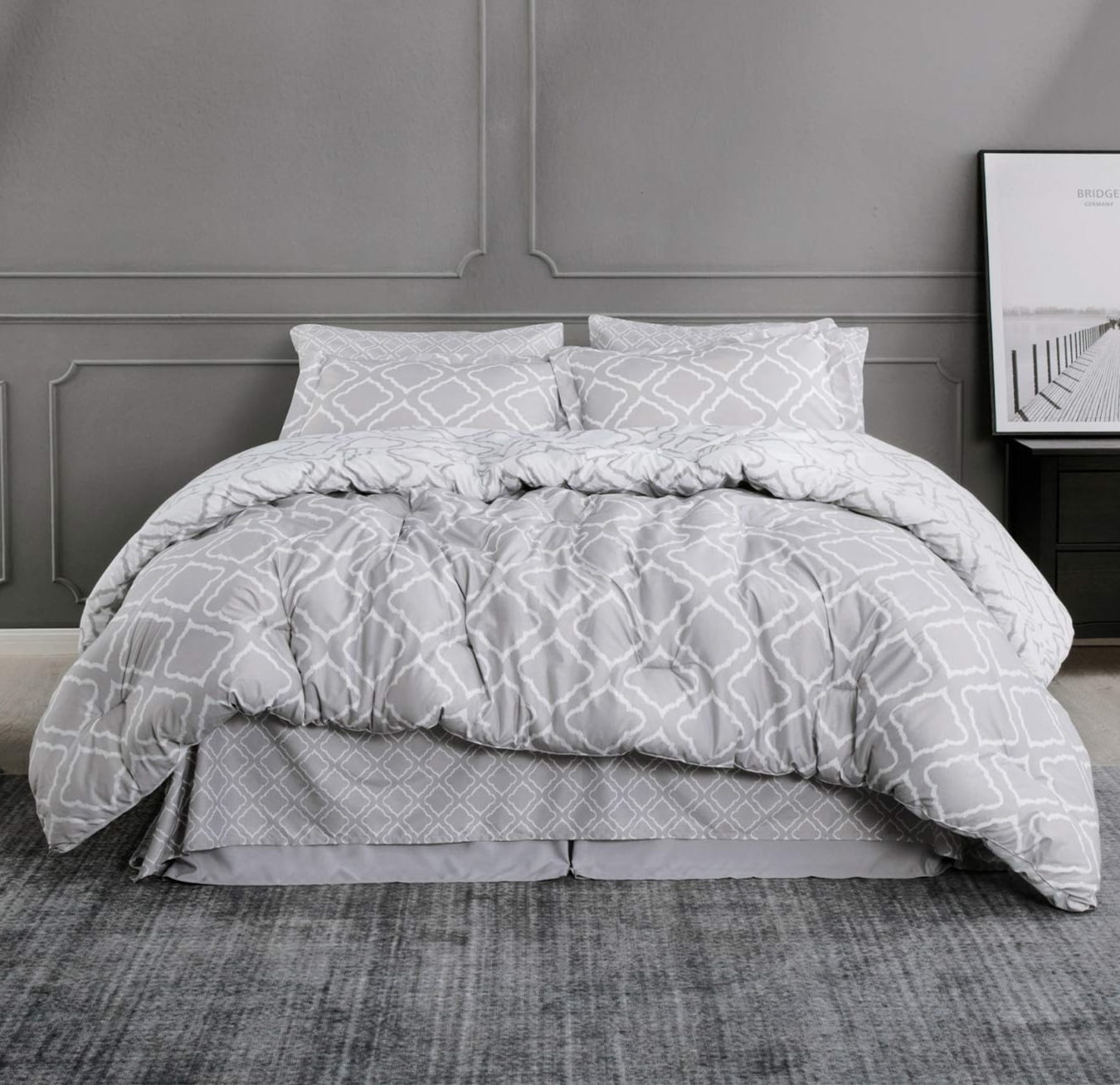 8 Pieces Bed in A Bag Queen Size Gray All Season Quatrefoil Pattern Bed