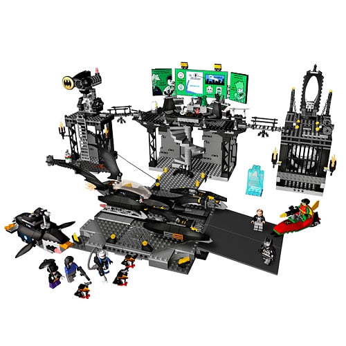 LEGO Batman: Batcave, The Penguin and Mr. Freeze's Invasion Play Set