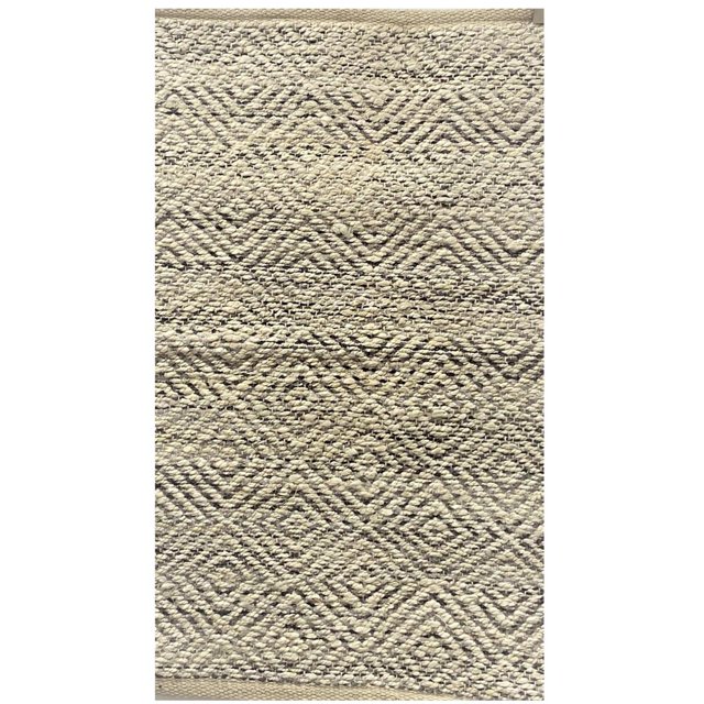 homeroots home decor 395997 5’ x 7’ Gray and White Diamonds Area Rug