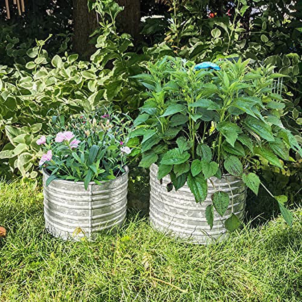 SciencePurchase Galvanized Steel Flower Pots Set of 2, Silver, 1.5-Gallon & 1-Gallon Ribbed Planters for Indoor/Outdoor Use