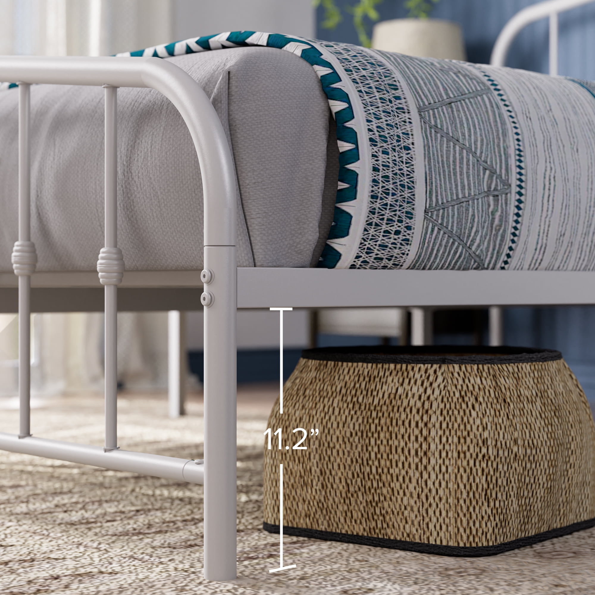 Zinus Heidi 42.5" Farmhouse Metal Platform Bed Frame, No Box Spring Needed, White, King
