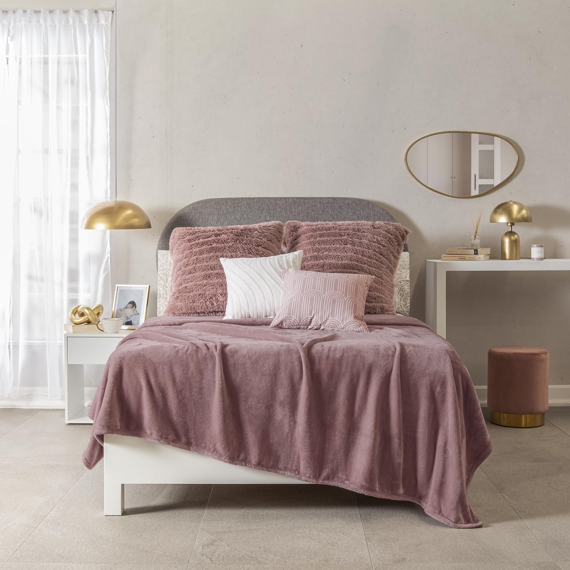 Vianney Lilac Full Size Blanket Lightweight Fleece in Rose Pink