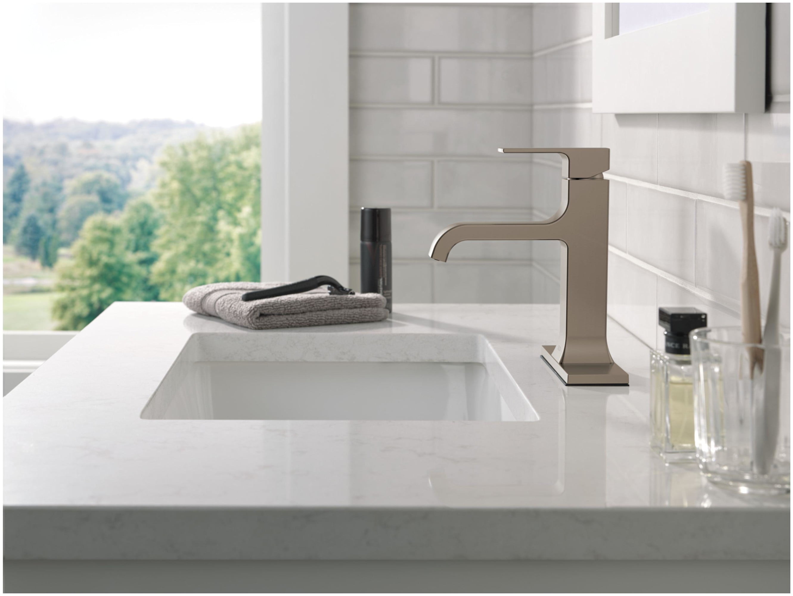Delta 539-SSMPU-DST Velum 1.2 GPM Single Hole Bathroom Faucet - Brilliance Stainless