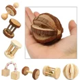thumbnail image 2 of Juguetes de Rol Rodantes para Conejitos, Dumbbells de Madera Natural de Pino con Campana, Juguetes para Roer para Cuyos, Ratas y Mascotas Pequeñas, 2 of 10