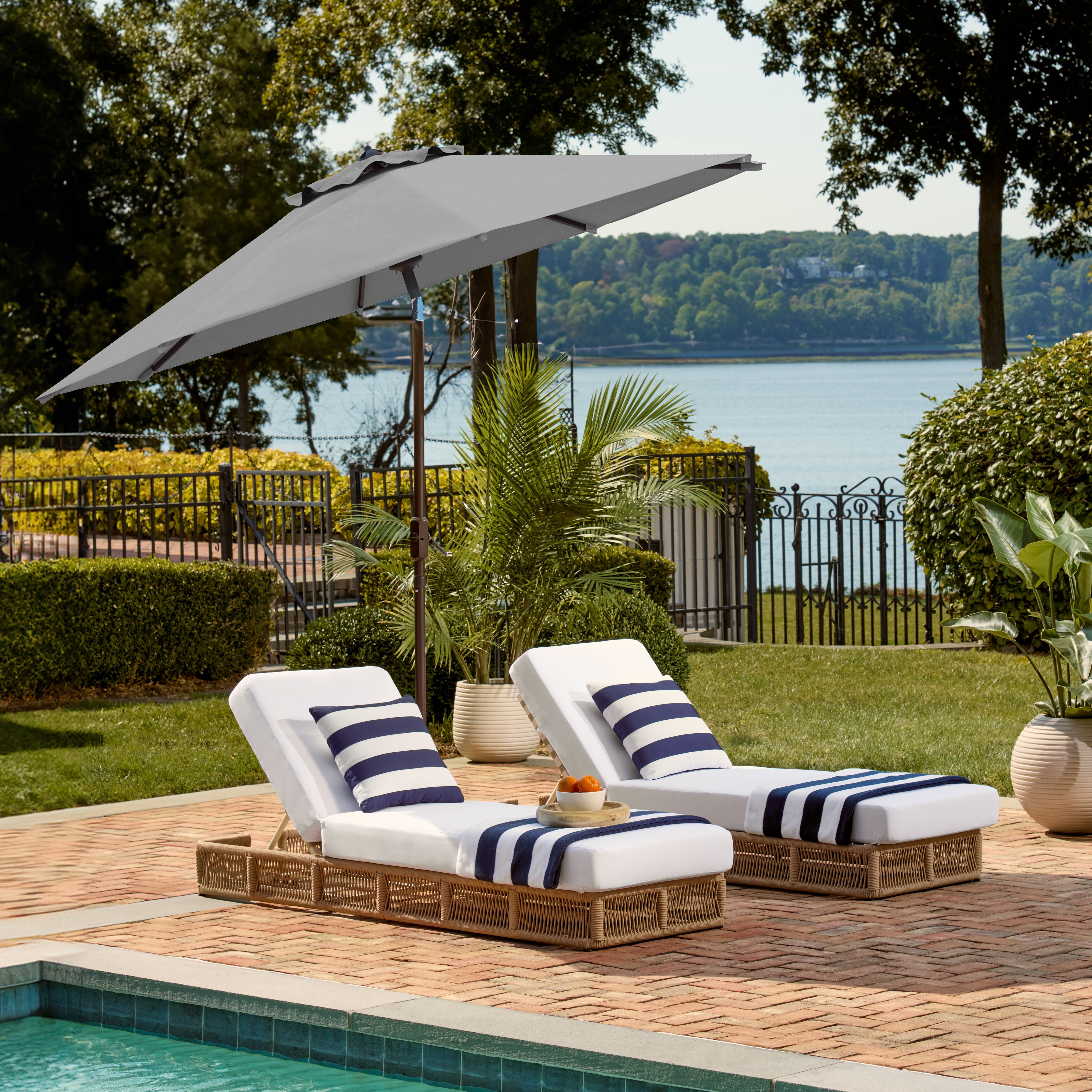 Safavieh Ortega 9' Market Crank Auto Tilt Patio Umbrella, Grey