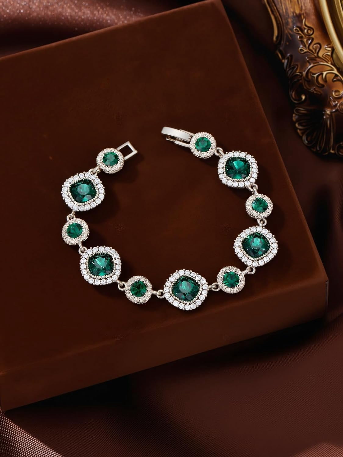 Green Gem Bracelet for Women White Gold Cushion Cut Crystal Bracelet Elegant Sparkling Jewelry for Christmas Valentine’s Day Gifts for Wife Xmas Jewelry Gifts for Women Mom Stocking Stuffers