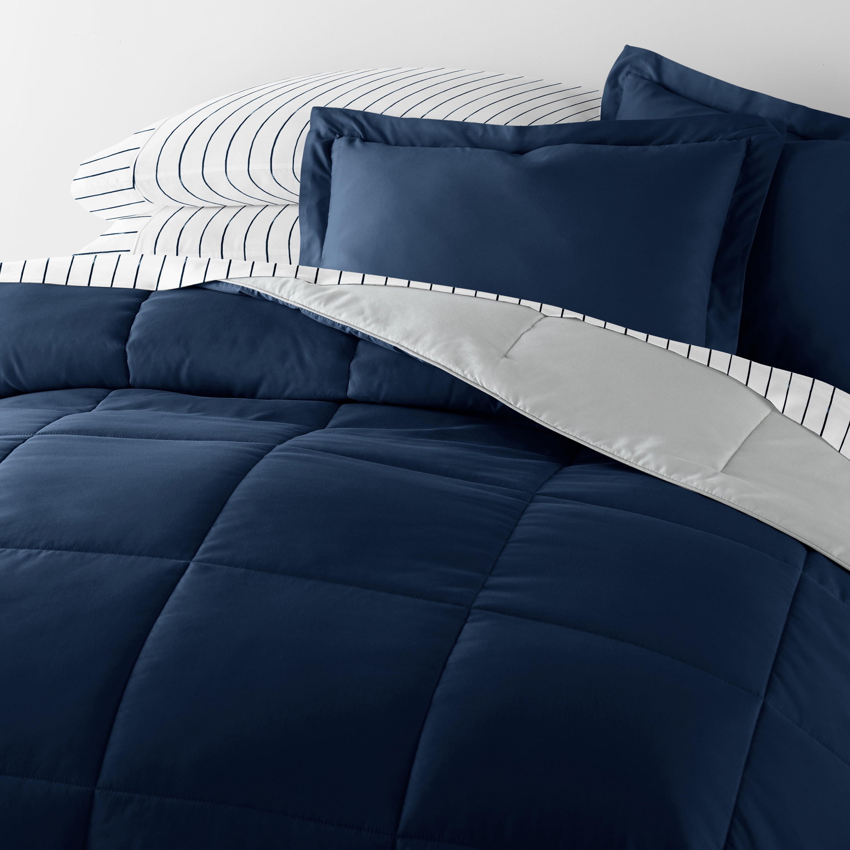 Distressed Field Stripe Navy / Light Gray
