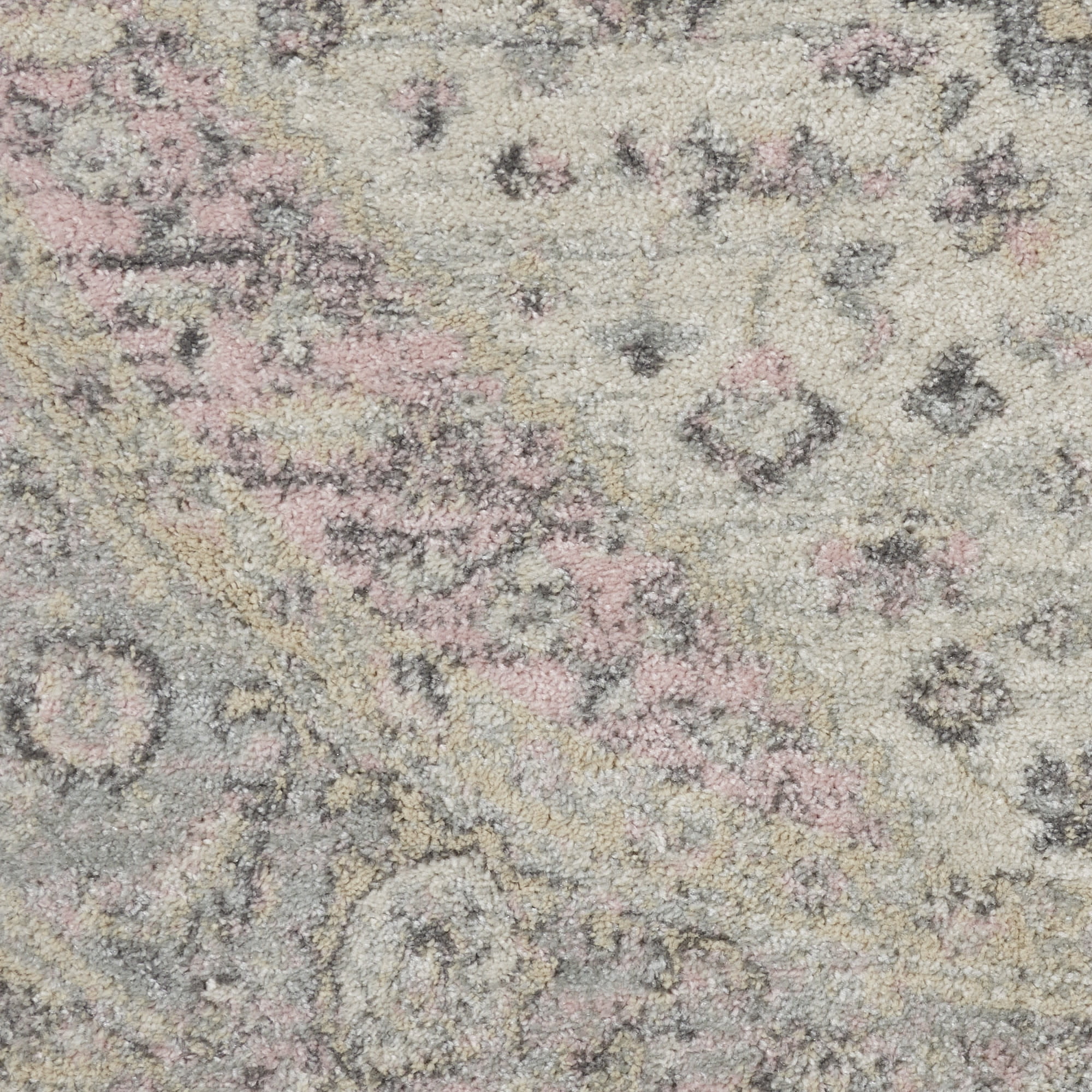 Serene Distressed Persian Ivory/Pink 5'3" x ROUND Area Rug, (5' Round)