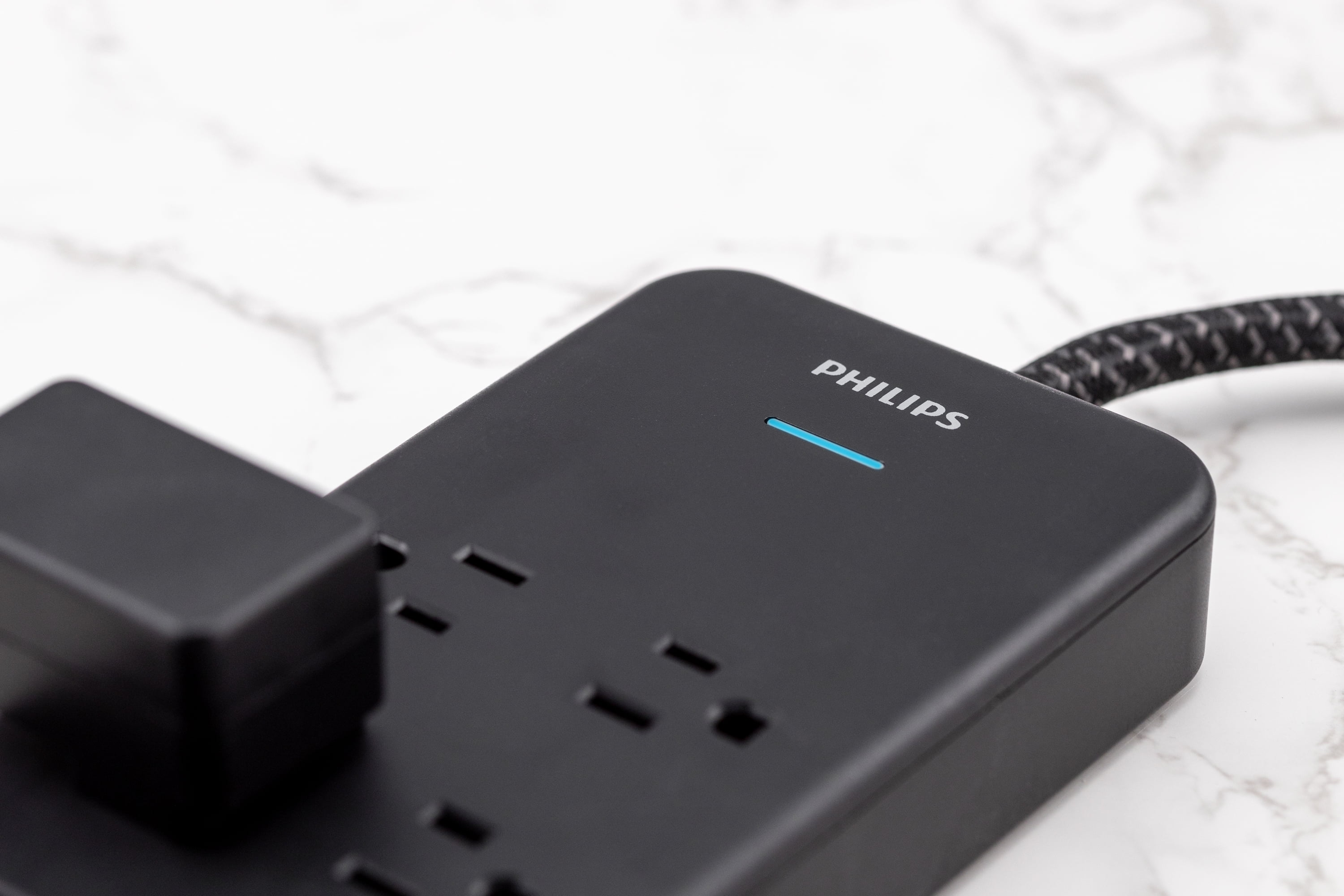 Philips 6-ft 7-Outlet Surge Protector, 7 Outlet, 1 USB-A, 1 USB-C, 15W, 1500J, Braided Cord, Black
