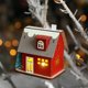 thumbnail image 4 of Adorno navideño de madera con luces LED | Cabaña luminosa con luces blancas cálidas | Cabaña de madera 3D para árbol, repisa o porche | Decoración festiva de 10 x 9 x 5,5 cm, 4 of 6