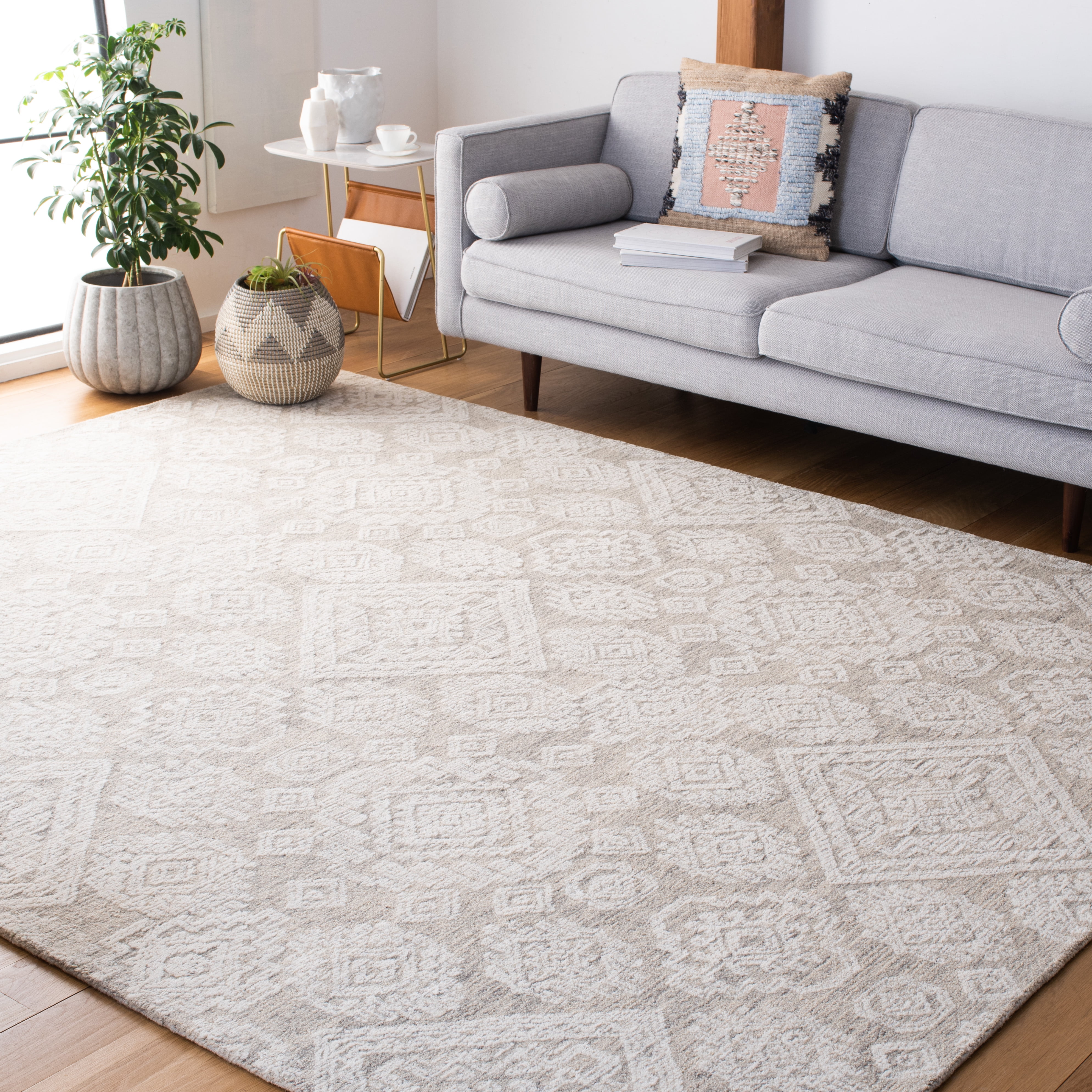 SAFAVIEH Metro Riley Medallion Area Rug, Light Brown/Ivory, 8' x 10'