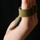 thumbnail image 3 of Guantes de piel de vaca para hombre, barra horizontal para ejercicios de dominadas, medio dedo, equipo antideslizante, equipo de entrenamiento, hierro enrollado, 3 of 5