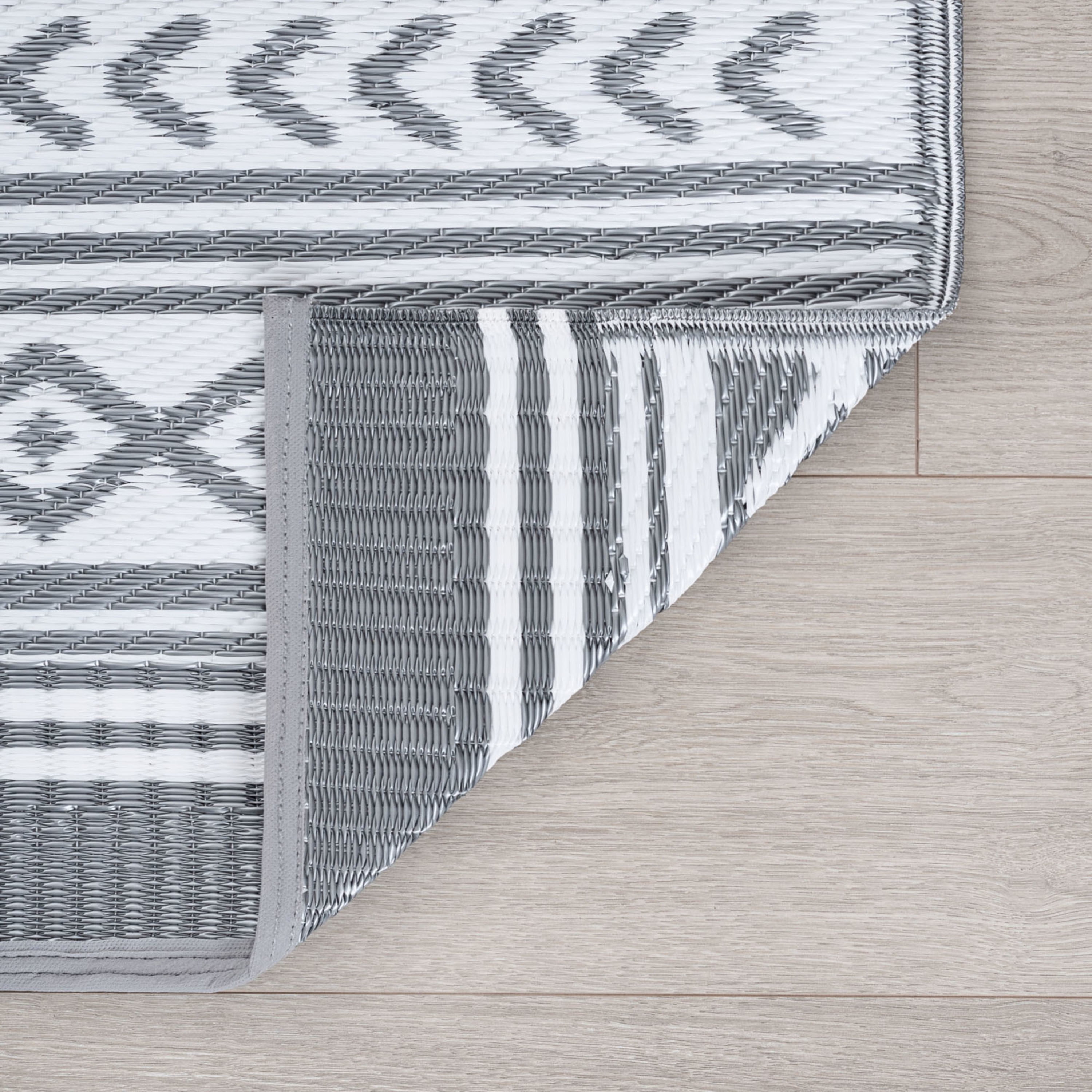 8x10 Reversible Gray and White Polypropylene Outdoor Stripe Area Rug