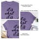thumbnail image 3 of Camisa con estampado de letras, cuello redondo, manga corta, informal, suave, de gran tamaño, con estampado de letras, top de verano para mujer, morado (letra negra) M, 3 of 4