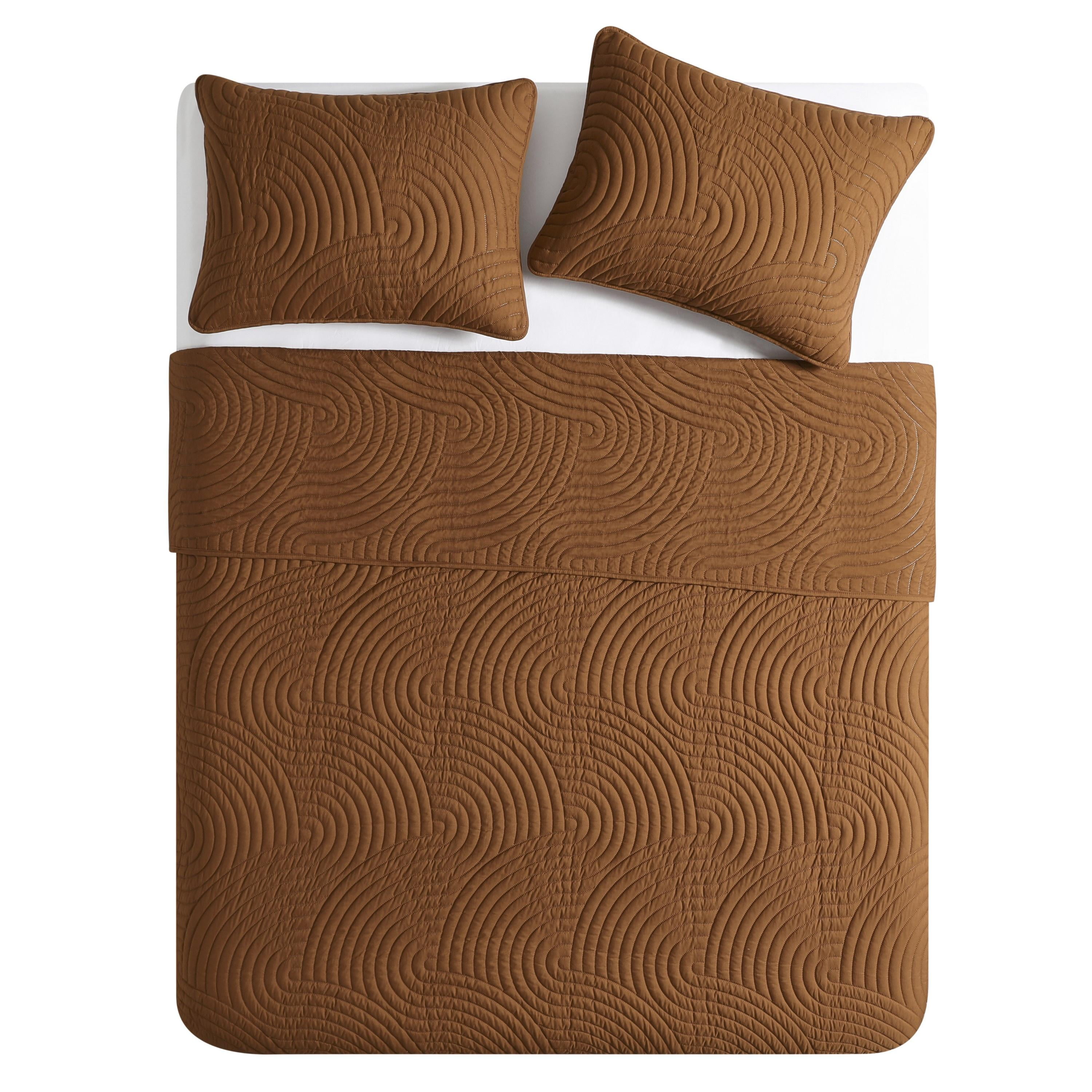 VCNY Home Sands 3-Piece Orange Curved Stripe Quilt Set Full/Queen