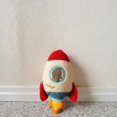 thumbnail image 1 of Este nuevo peluche con forma de cohete es muy chulo y un regalo ideal para niños., 1 of 5