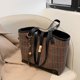 thumbnail image 2 of Bolso retro de pata de gallo de gran capacidad para mujer, nuevo estilo 2025, moderno bolso de viaje versátil para otoño e invierno, bolso de hombro estilo coreano, 2 of 5