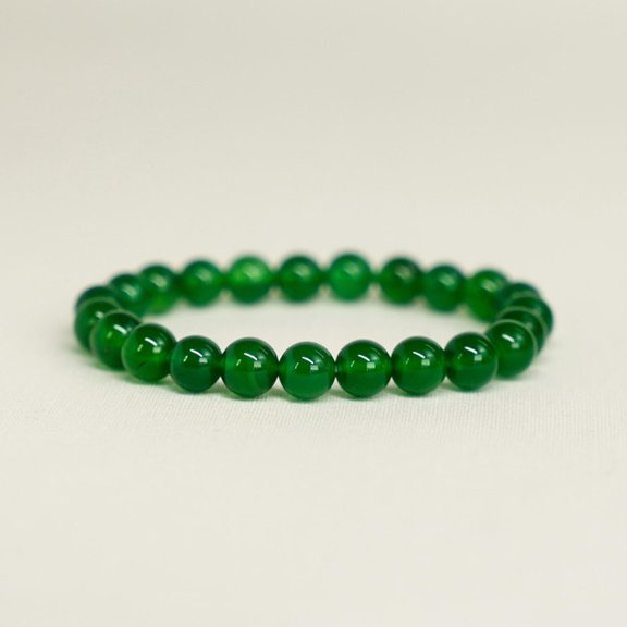 Green Agate Gemstone Bracelet Crystal: Natural Green Agate Type: Beaded Stretch Bracelet Bead Size: 8 MM Bracelet Size: 7 Inches Wrist Size Range: 6 to 7 Bead Shape: Round | Stone Beads Brac