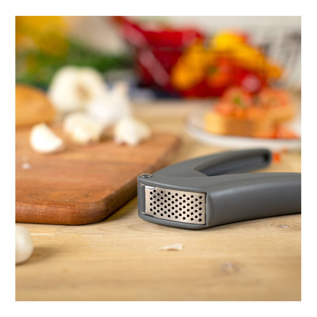 Kuhn Rikon 7-Inch Easy-Clean Garlic Press, Red