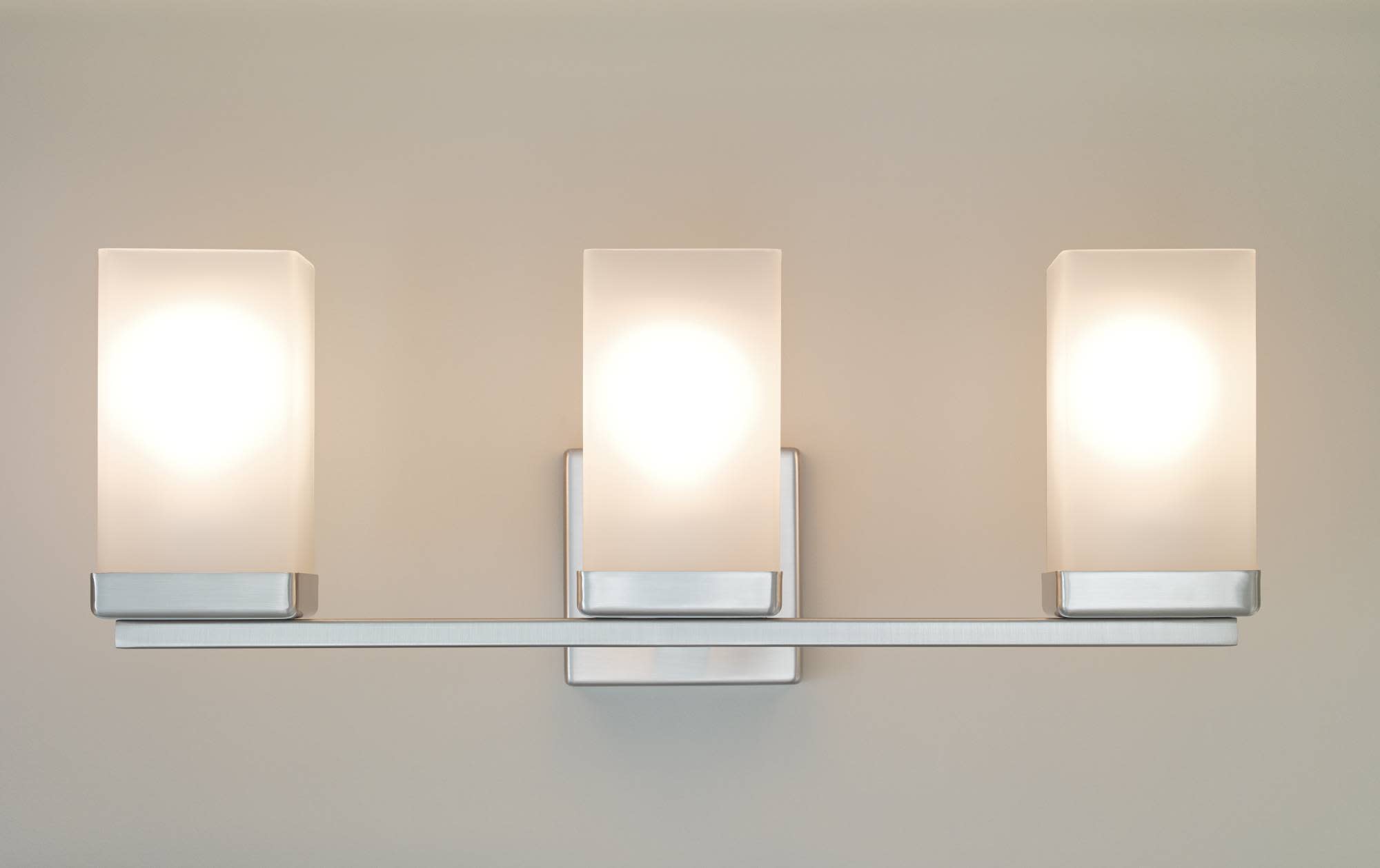 Moen Yb8863 90 Degree 20 Wide 3 Light Reversible Bathroom Vanity Fixture Moen Yb8863 90 Degree 20 Wide 3 Light Reversible Bathroom Vanity Fixture