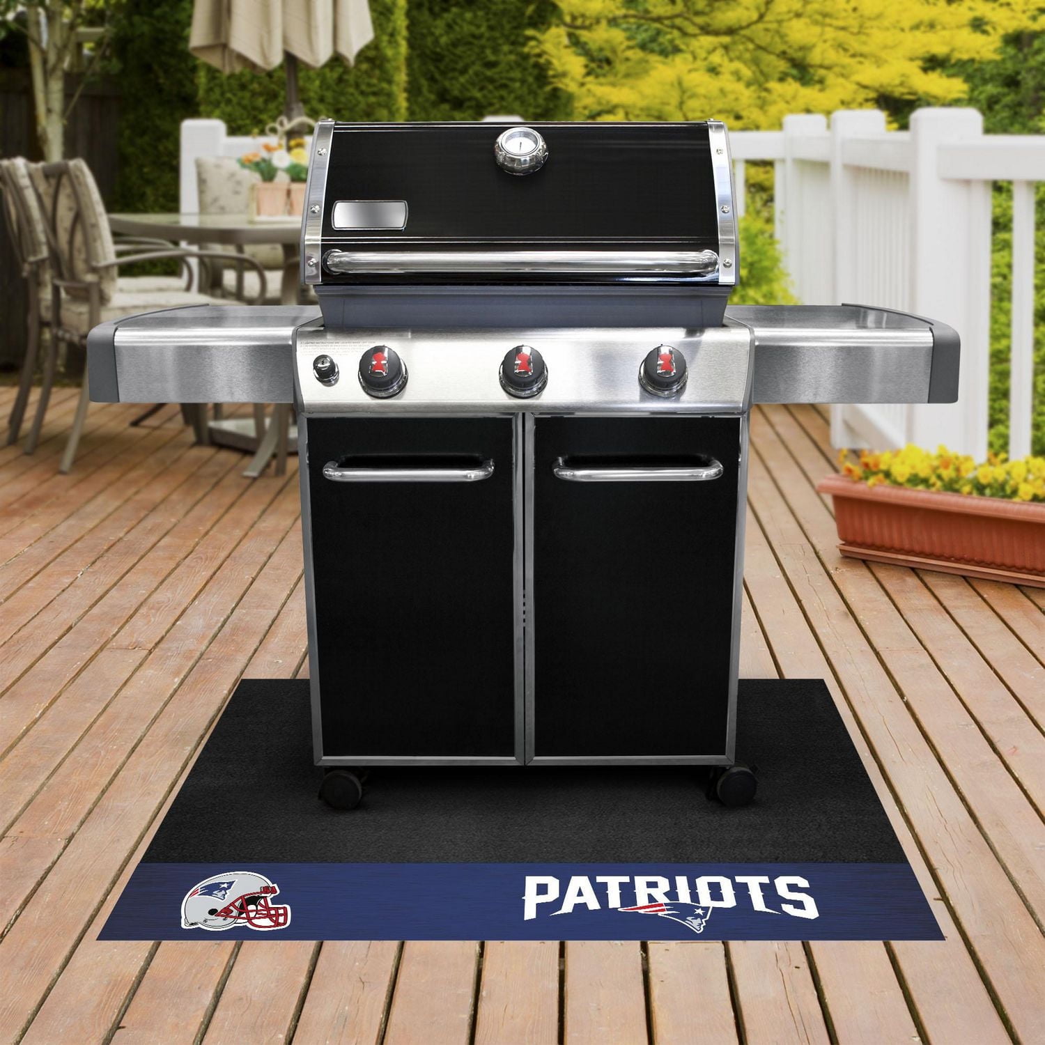 FanMats NFL New England Patriots 26" x 42" Grill Mat