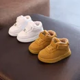 thumbnail image 2 of Zapatillas de deporte informales para niños, zapatos blancos pequeños de fondo suave transpirables, pegatinas mágicas de media altura, novedad de Otoño de 2024, 2 of 5