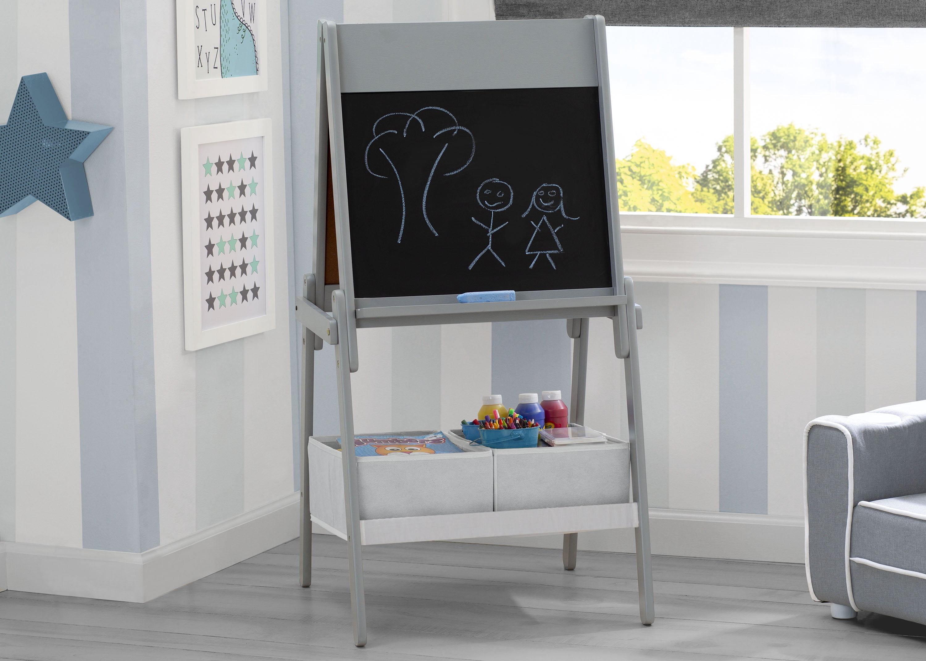 Delta Children Chelsea Double-Sided Storage Easel with Paper Roll and Magnets -Ideal for Arts & Crafts, Drawing and More - Greenguard Gold Certified, Light Grey/White