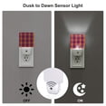 thumbnail image 3 of Balery Orange and Purple Plaid Luz Nocturna LED con Sensor Automático, Enchufe con Sensor Crepuscular, Luz Suave de 0.5W para Dormitorio, Pasillo, Baño-US, 3 of 7
