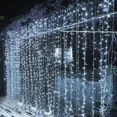 thumbnail image 3 of Luces de carámbanos navideñas para exteriores, luces LED de carámbanos de 30 m, luces de cortina de ventana impermeables, luces de carámbanos centelleantes navideñas, 3 of 5