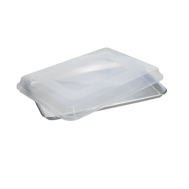 Baker's Quarter Sheet Nordic Ware de aluminio natural con tapa