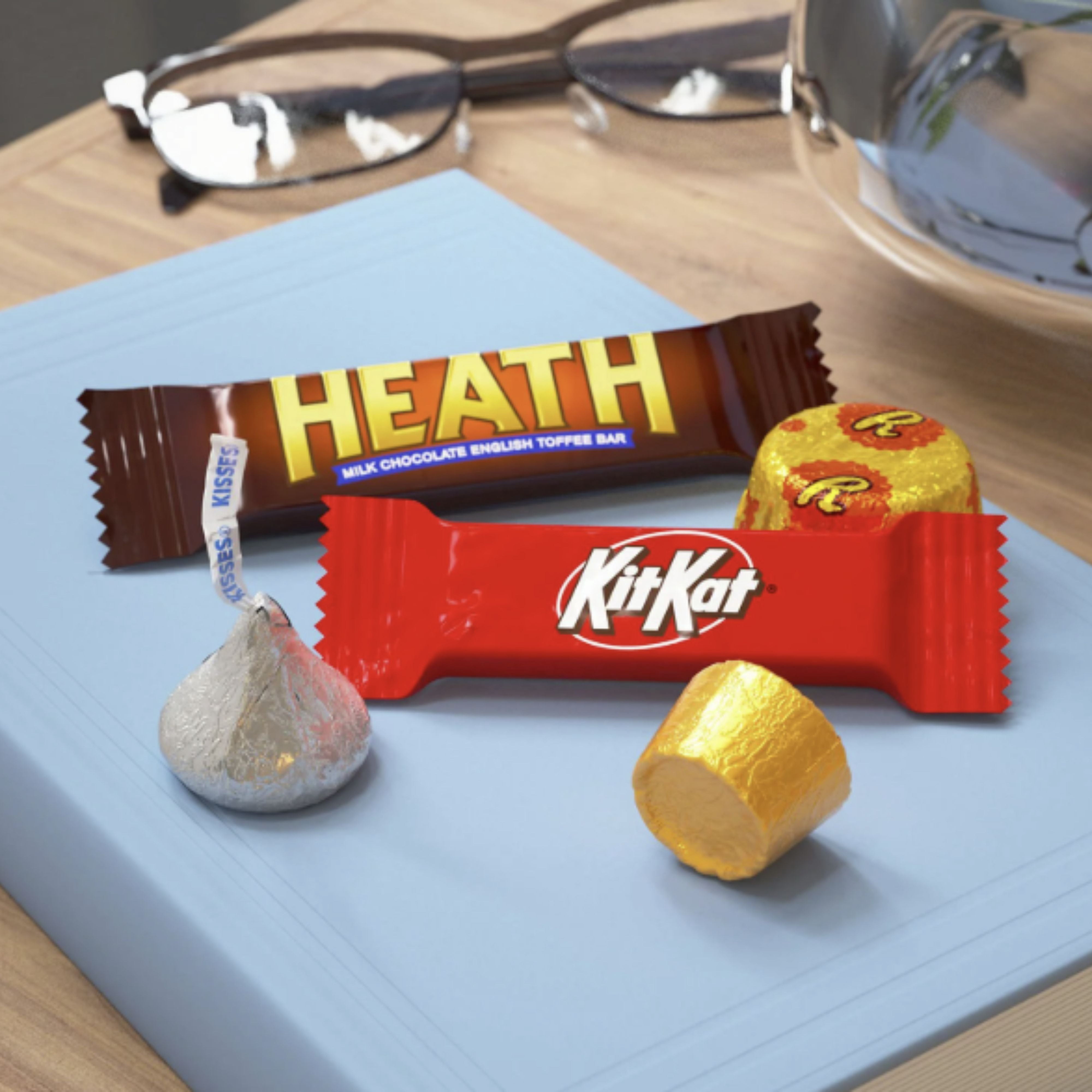 KitKat, Reese’s, Hershey’s Kisses & Heath Miniatures – 1.5 lbs Bulk Assortment of Individually Wrapped Chocolate Candy for Party Favors, Holidays, Office Snacks