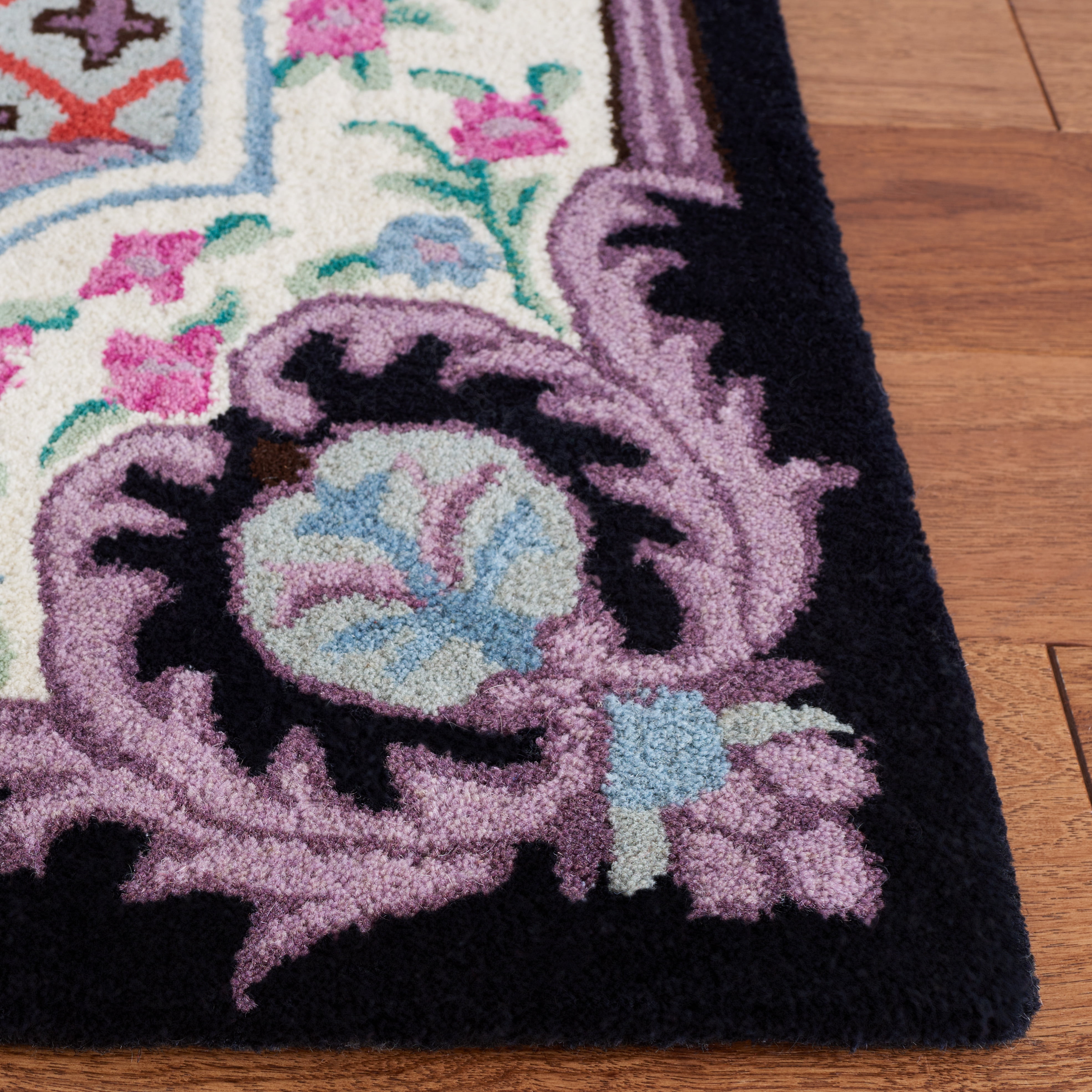 SAFAVIEH Bellagio Chandler Floral Wool Runner Rug, Ivory/Black, 2'3" x 8'