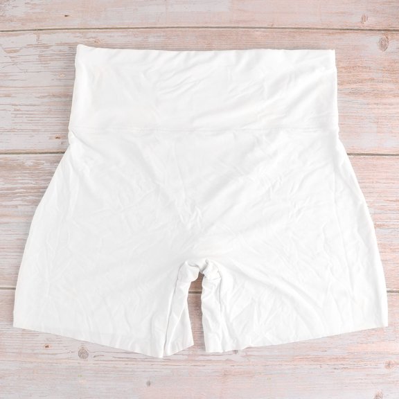 ibasenice 1Pack Women's Ice Silk Shorts Anti-emptied Design for Daily Wear White