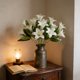 thumbnail image 4 of Flores artificiales de lirio, ramo de lirios falsos | Arreglo floral artificial con hojas verdes y detalles blancos, 4 of 6