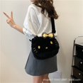 thumbnail image 4 of Nuevo y original bolso bandolera con forma de corazón y diseño de gato peludo de estilo japonés para chica, bonito bolso de mano con dibujos de Hello Kitty, 4 of 5