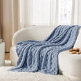 thumbnail image 2 of Manta Bedsure Ashley de forro polar azul para sofá, 150 x 200 cm, 2 of 7