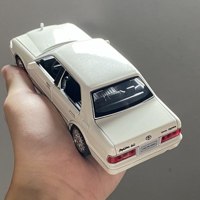 CROWN ホワイトミニカー 090 送料込み トヨタ 新型 クラウン クロス