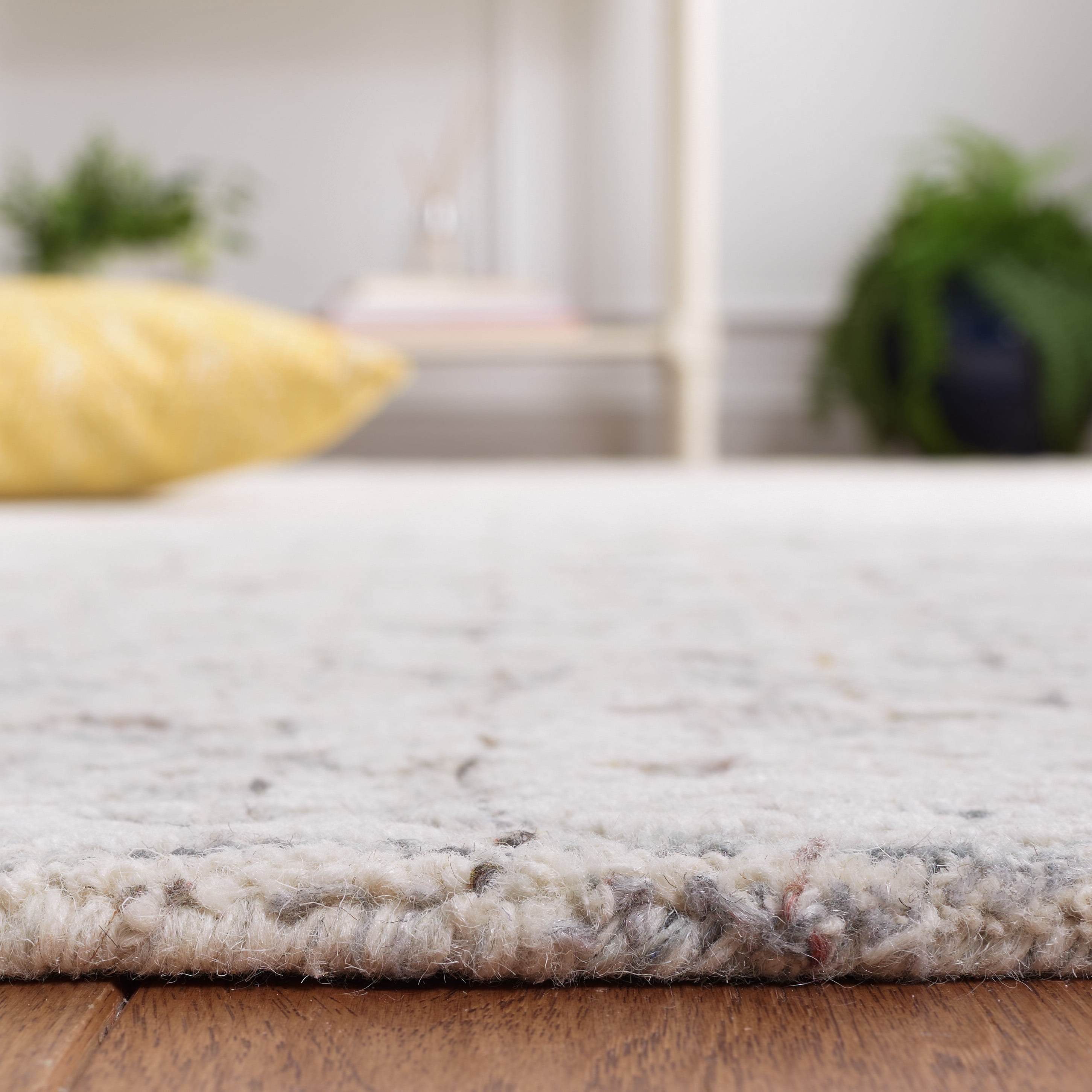 SAFAVIEH Metro Aideen Distressed Runner Rug, Grey/Ivory, 2'3" x 9'