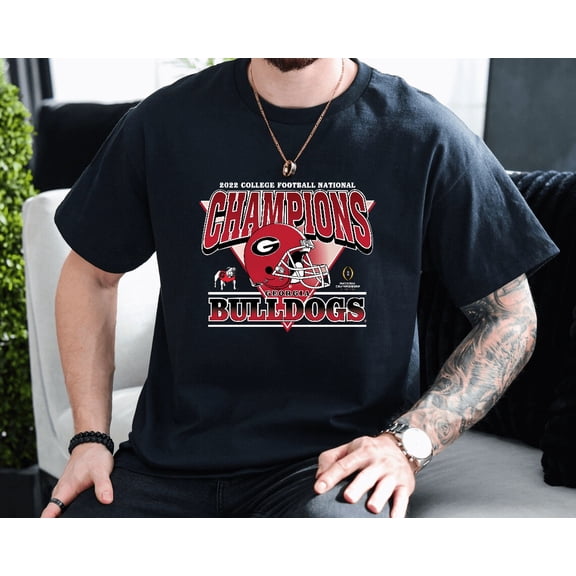Georgia Champions 47 Black National Helmet Bulldogs Fan Unisex T-Shirt, up to size 3XL.