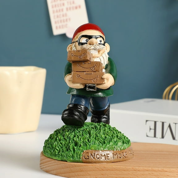 TNSAWRRYOE Garden Gnome Statue,Funny Resin Thief Figurine with Parcel&Grass Base,Indoor Desktop/Outdoor Garden Decor,Gift for Fantasy Lovers & Home/Yard Decoration