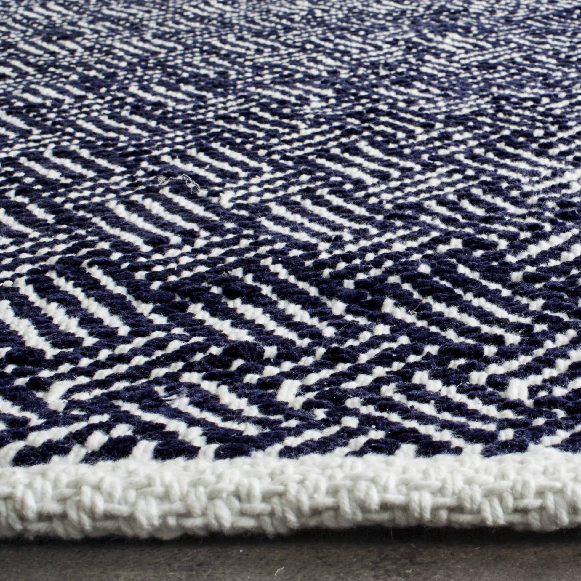 SAFAVIEH Boston Donnchad Striped Cotton Area Rug, Navy, 8' x 8' Square