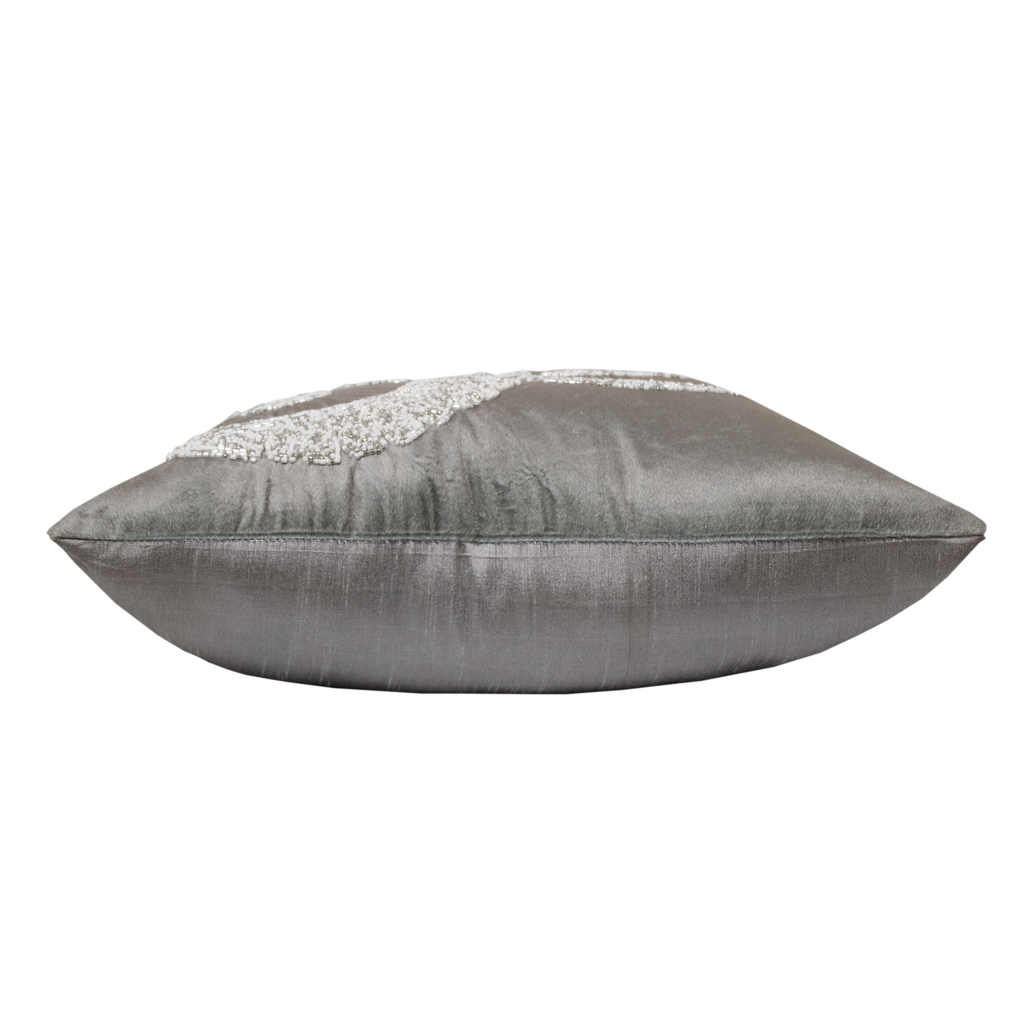 Harlow Hill Isla 20" x 20" Gray/Silver Animal Velvet Adult Decorative Throw Pillow Cover