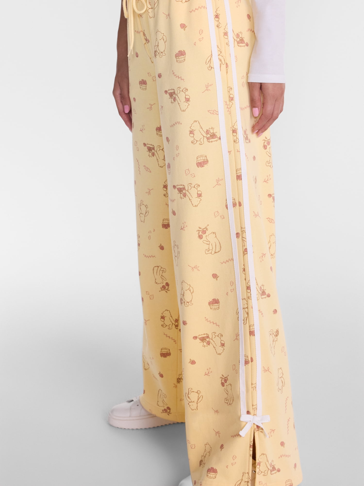 Winnie the Pooh Women's Fleece Wide Leg Jogger Pants, Sizes XXS-XXL