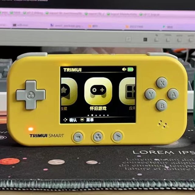 Reproductor de video de consola de juegos portátil inteligente Trimui de 2,4 pulgadas (tarjeta amarilla 32G) Ndcxsfigh Para estrenar