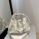 thumbnail image 4 of Bolso grande con bordado de gran valor de verano para mujer, nuevo diseño 2025, bolso de mano de nicho, bolso de hombro de gran capacidad para viajeros, 4 of 5