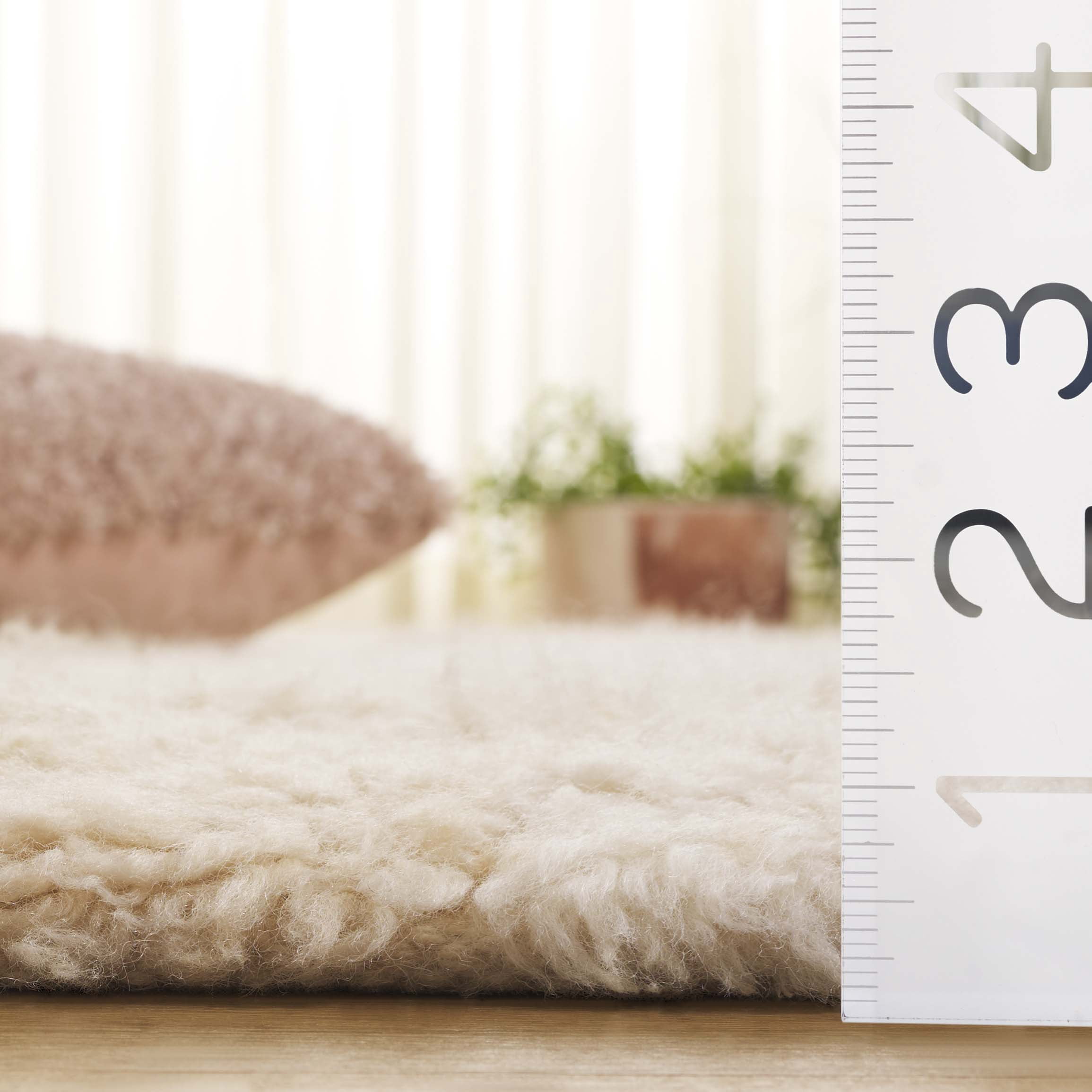 SAFAVIEH Casablanca Leo Wavy Striped Wool Runner Rug, Ivory/Beige, 2'3" x 8'