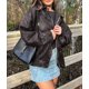thumbnail image 5 of Abrigo para Mujer PRETTYGARDEN Sobredimensionado de Cuero Sintético con Cierre XS, 5 of 7