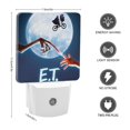 thumbnail image 2 of E.T. El Extraterrestre Luz nocturna LED con sensor de anochecer a amanecer para dormitorio, baño, pasillo, escaleras - Lámpara LED nocturna de enchufe, 0.5W - 1 pieza, 2 of 6