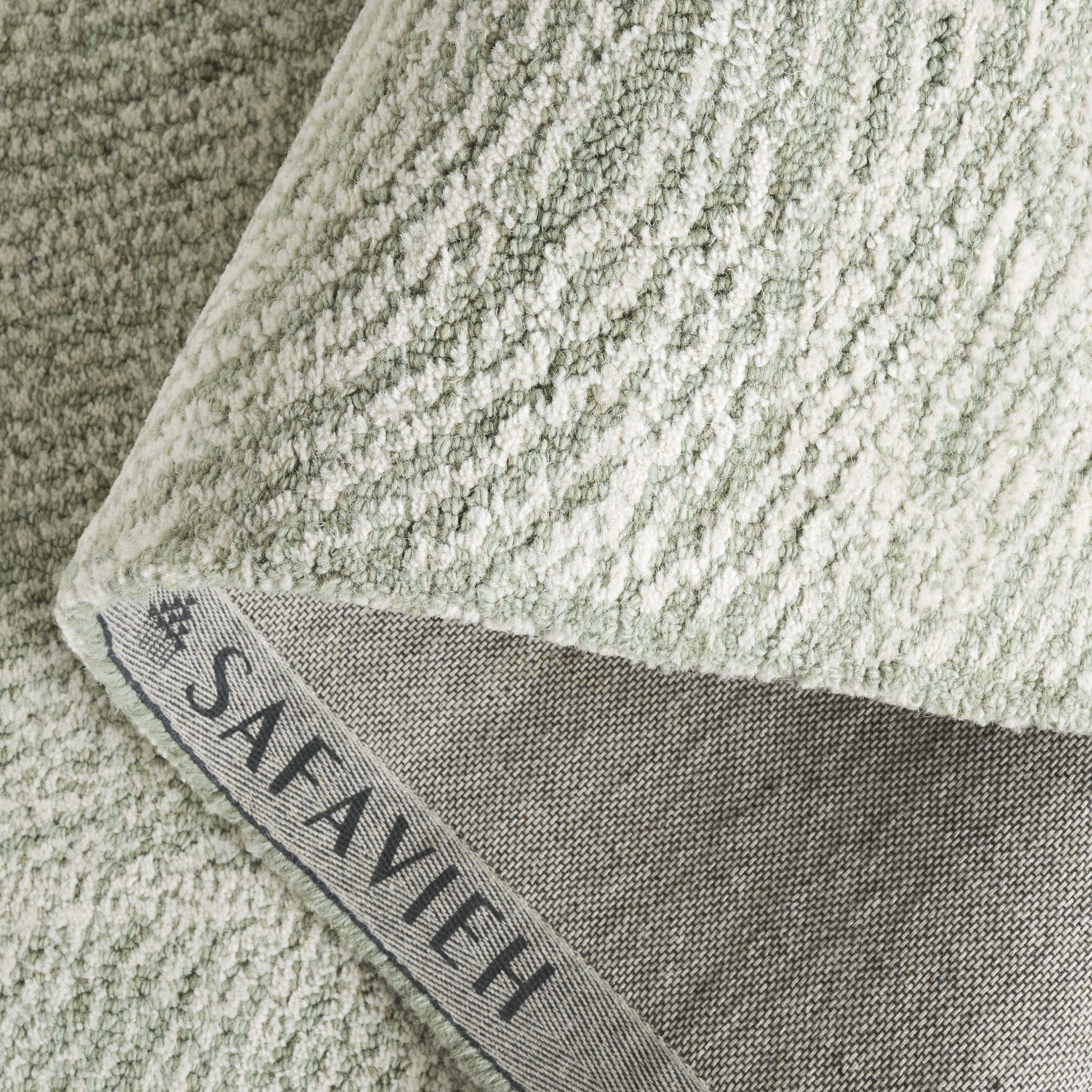 SAFAVIEH Metro Patricia Distressed Area Rug, Sage/Ivory, 8' x 10'