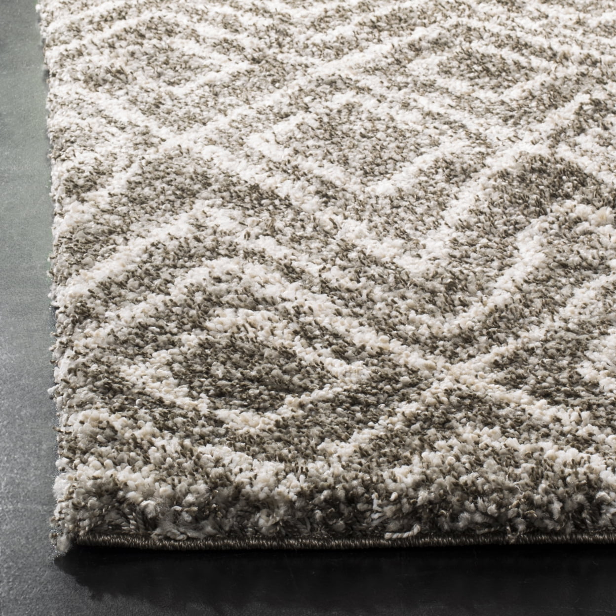 SAFAVIEH Hudson Augustine Geometric Shag Runner Rug, Grey/Ivory, 2'3" x 8'